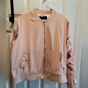 MINK PINK  sz xl embroidery on sleeves. Bohemian. 1950/ 1960s vibes